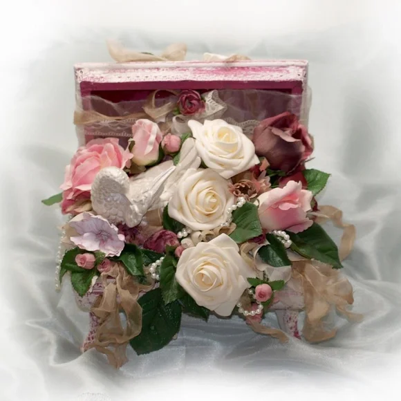 Shabby Chic Floral Arrangement in Upcycled Jewelry Box, Bird. Roses, Faux pearls